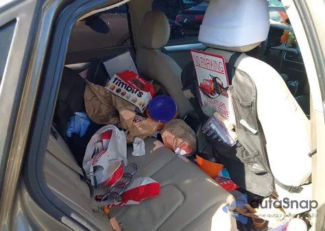 2010 Audi A4 2.0T Premium z USA, uszkodzony, nr VIN WAUEFAFL4AN055435